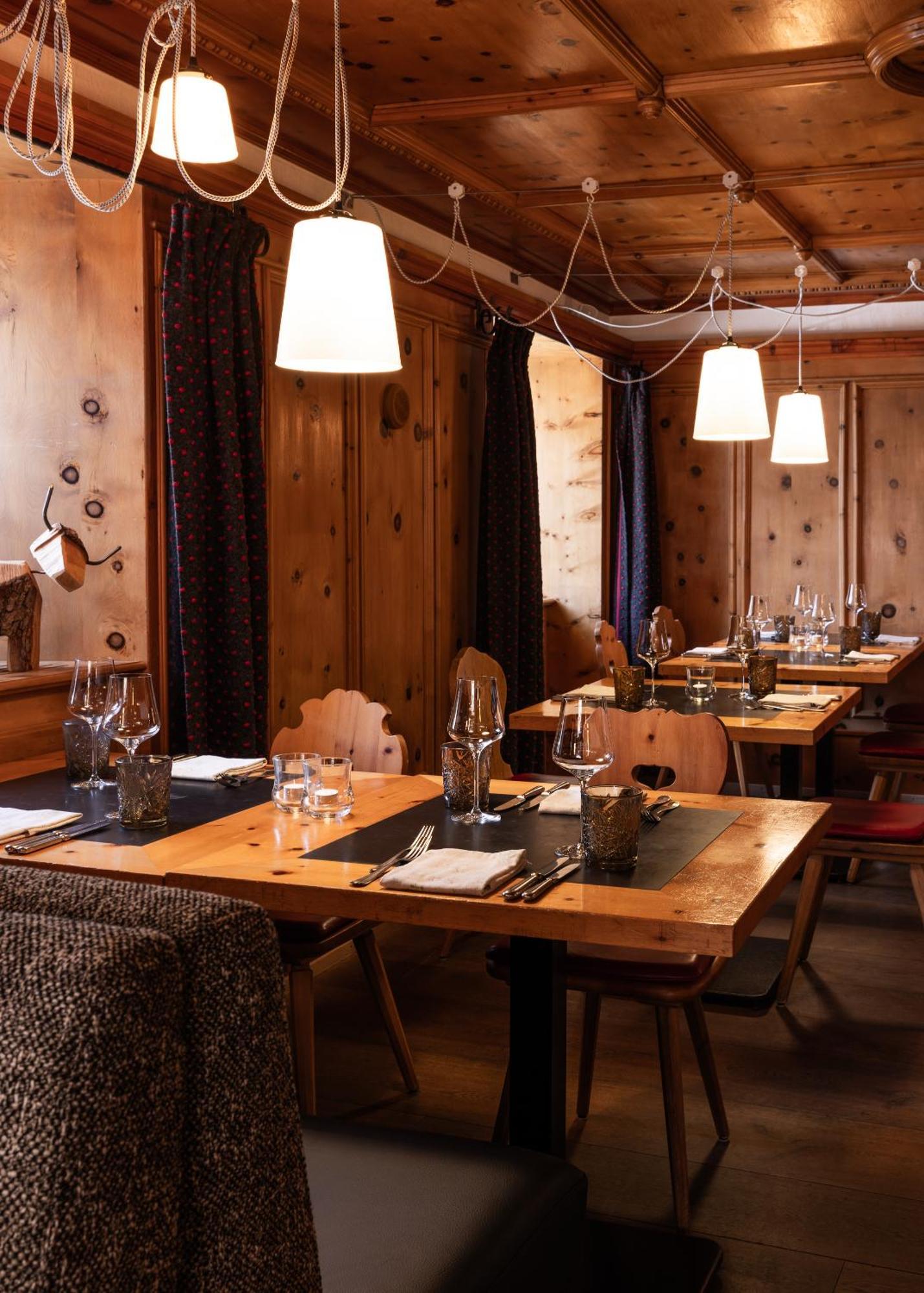 Hotel Chesa Rosatsch - Home Of Food 첼레리나 외부 사진